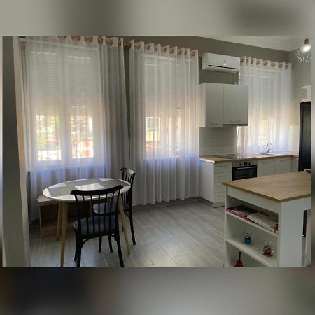 New New Bazaar Apartment ติรานา ภายนอก รูปภาพ